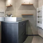 Hébergement de vacances Charmante Maison Avec Piscine Pazayac